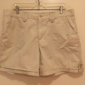 Gloria Vanderbilt Shorts, Khaki, Pin Stripes, Size 16